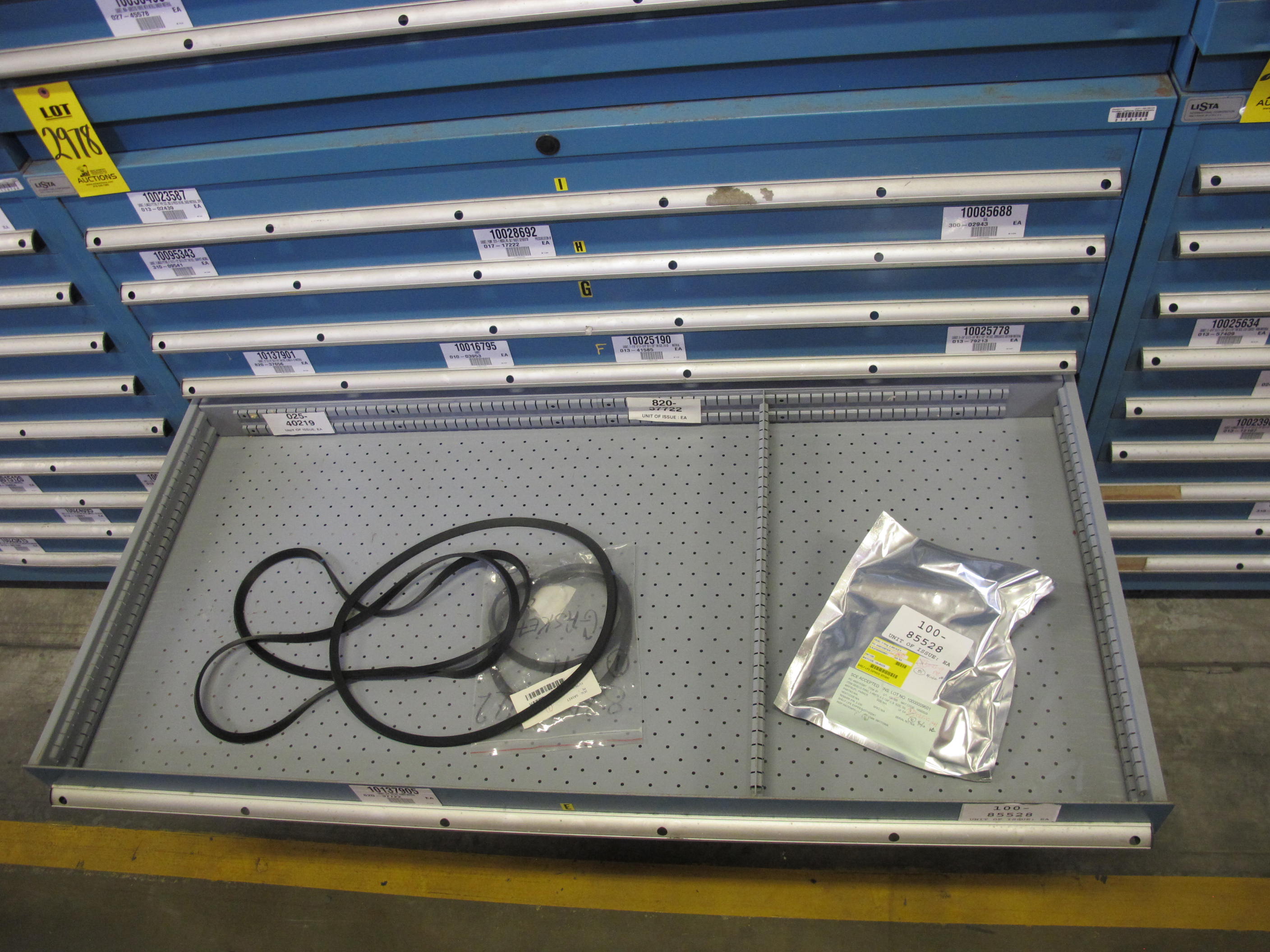 LISTA HEAVY DUTY 9-DRAWER PARTS CABINET W/ CONTENTS (W-50) LOADING & HANDLING FEE $25-